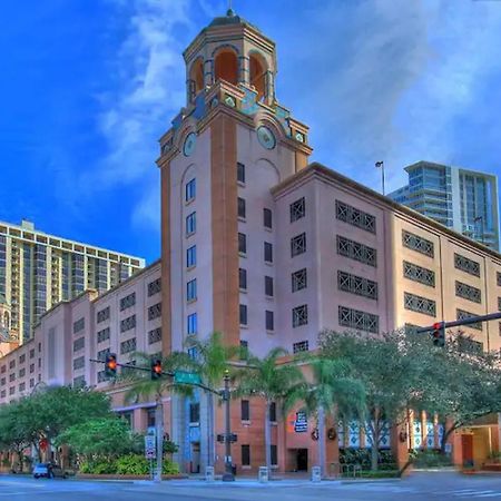 Spacious Studio Apartment Near Nightlife & Dining! セント・ピーターズバーグ エクステリア 写真
