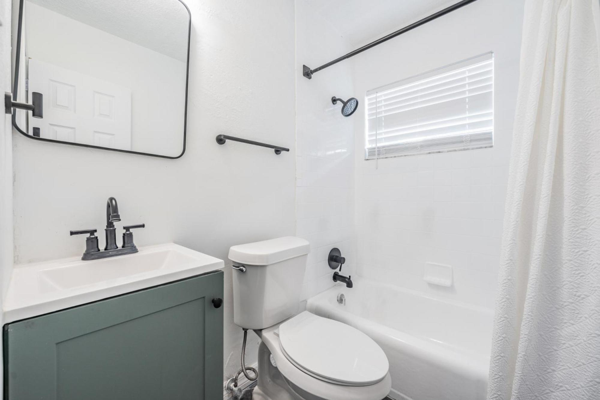 Spacious Studio Apartment Near Nightlife & Dining! セント・ピーターズバーグ エクステリア 写真